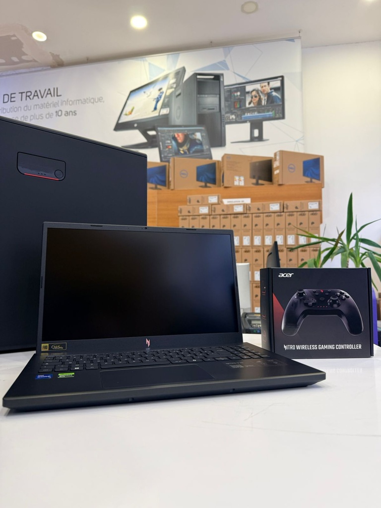 Acer Nitro V 15 — ANV15-52 i7-13620H 16Go 512 Go RTX 5060 15,6" (NH.QZAEF.00K)
